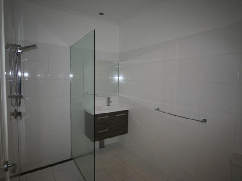 43 Crown Street, Wynnum QLD 4178