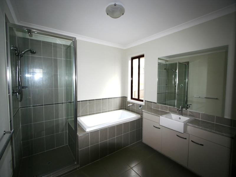 12 Dawson Drive, Manly West QLD 4179