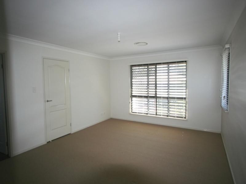 27 Andrew Street, Lota QLD 4179