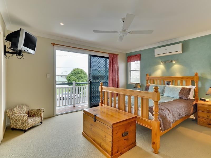 28 Stewart Parade, Manly QLD 4179