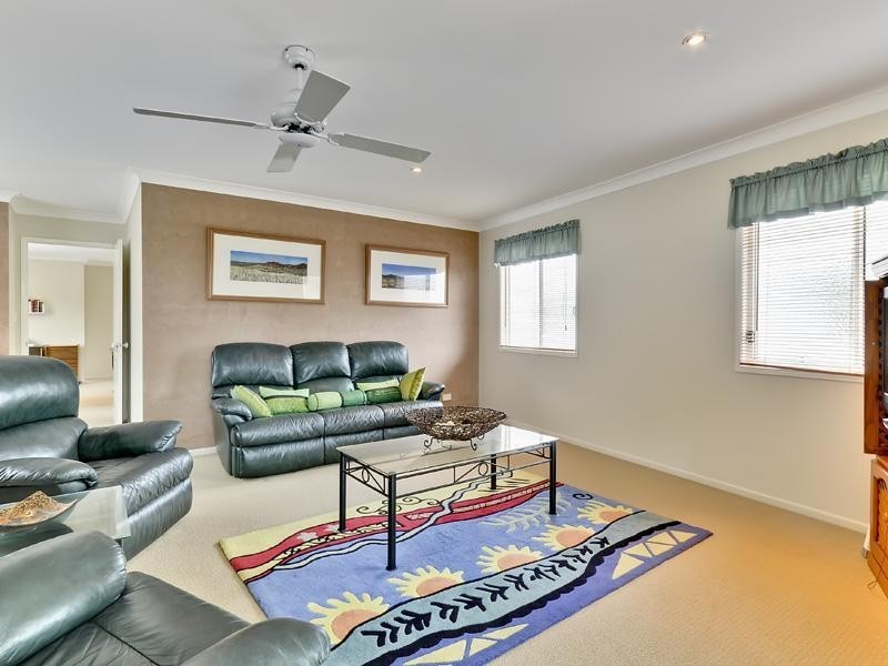 28 Stewart Parade, Manly QLD 4179