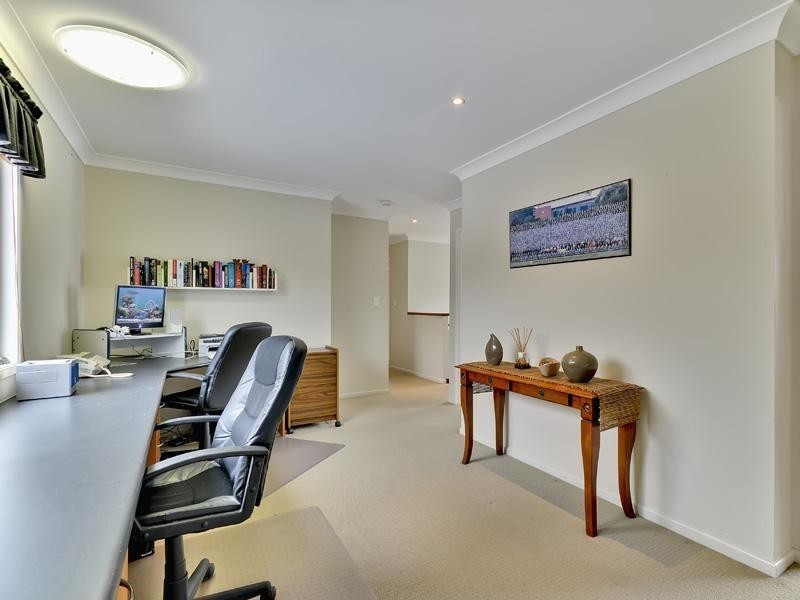28 Stewart Parade, Manly QLD 4179