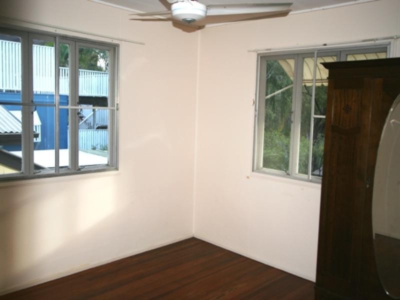 27 Bowering Street, Lota QLD 4179