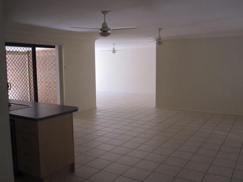 43 Brookside Place, Lota QLD 4179