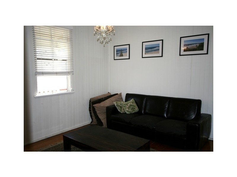 12 Killarney Avenue, Manly West QLD 4179