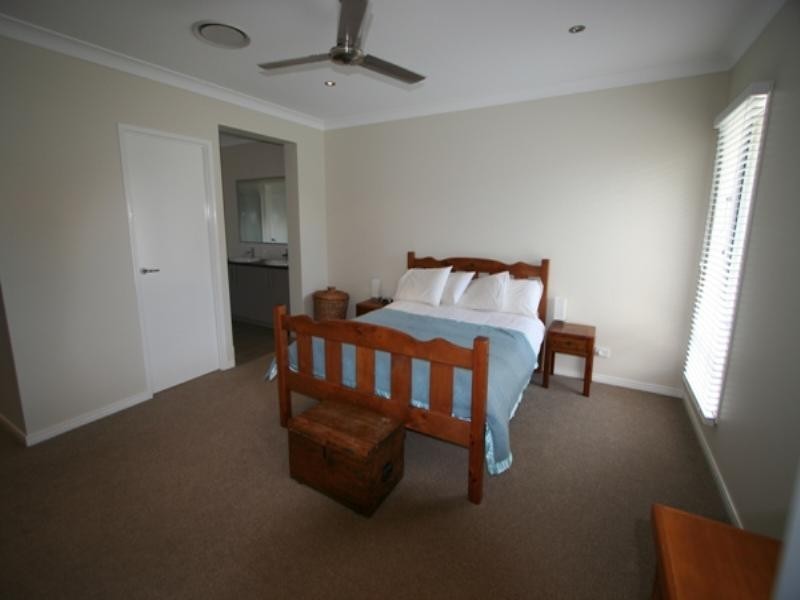 3 Red Gum Crescent, Wakerley QLD 4154