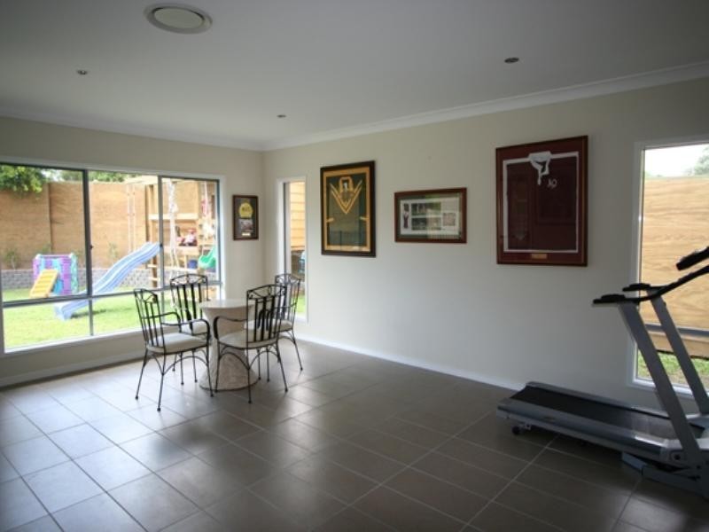 3 Red Gum Crescent, Wakerley QLD 4154