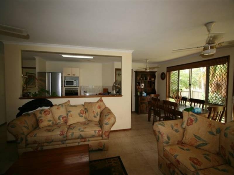 297 Whites Road, Lota QLD 4179