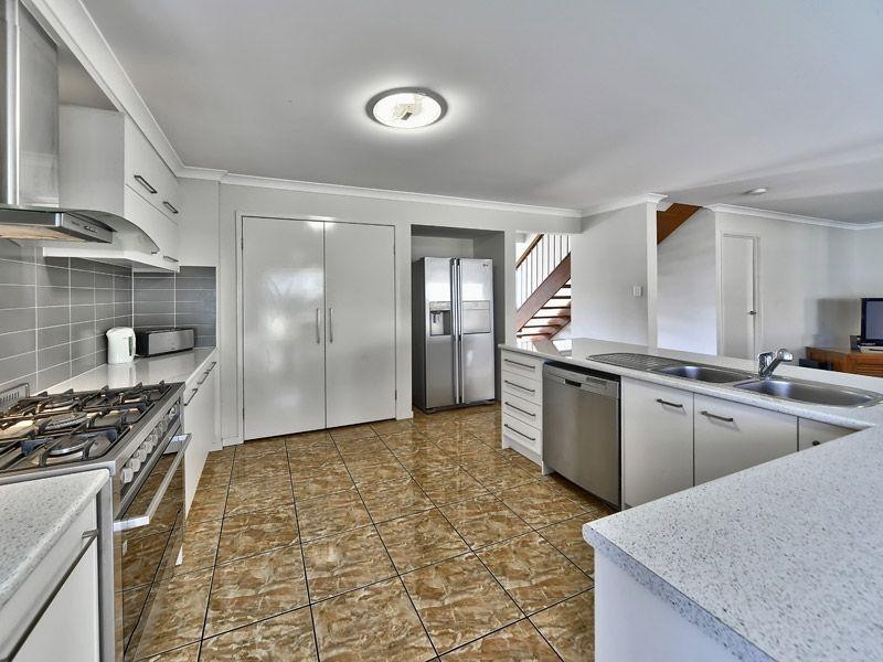 12 Dawson Drive, Manly West QLD 4179