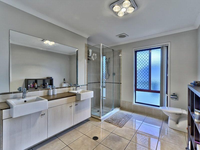 12 Dawson Drive, Manly West QLD 4179