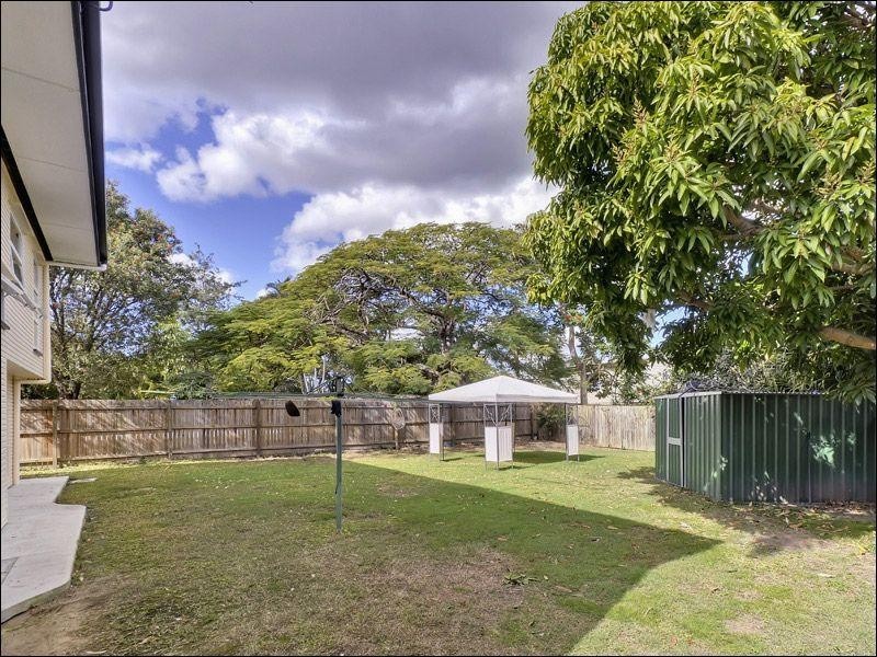 5 Talegalla Street, Wynnum West QLD 4178