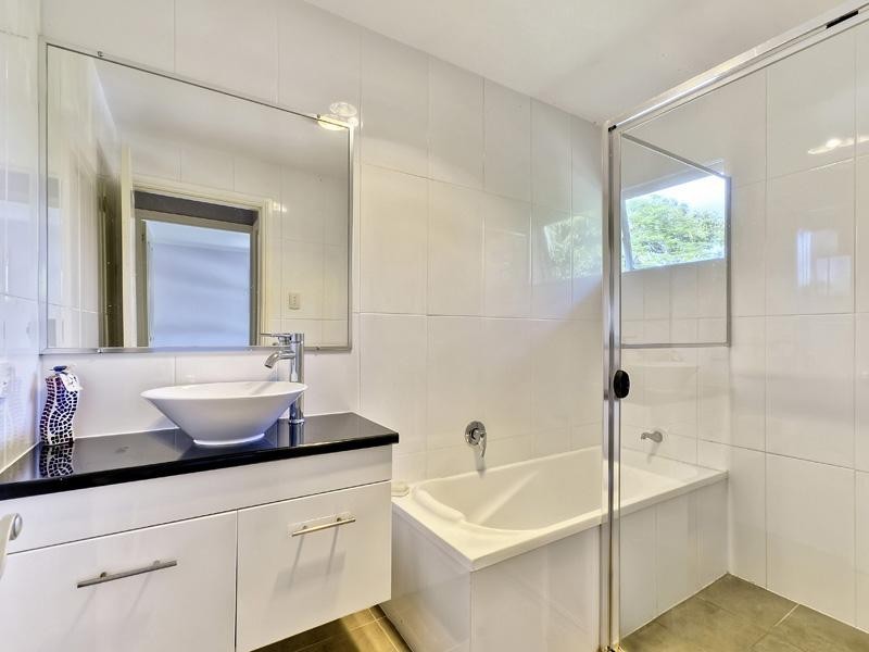 5 Talegalla Street, Wynnum West QLD 4178