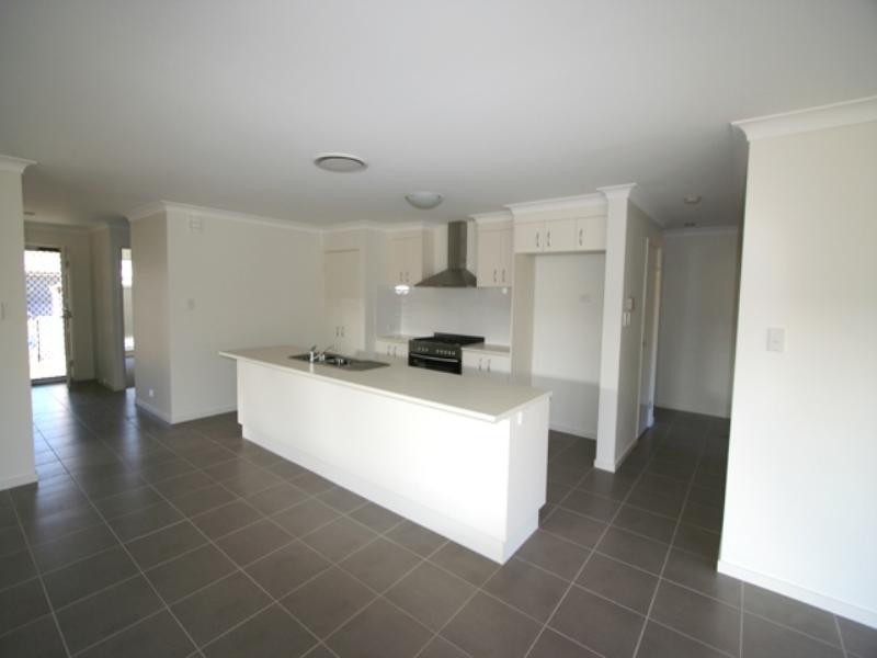 95 School Road, Wynnum West QLD 4178