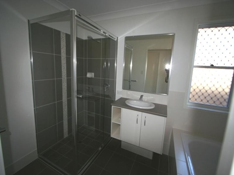 95 School Road, Wynnum West QLD 4178