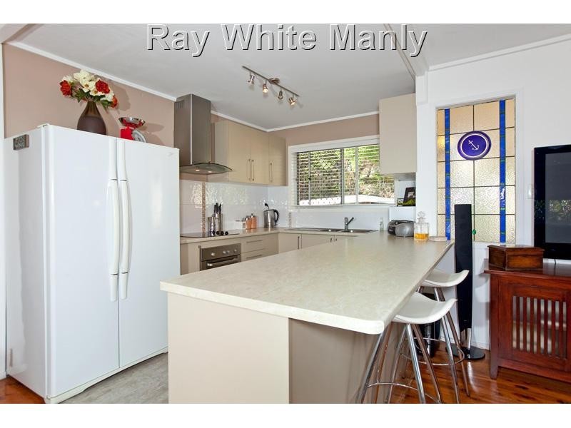 11 New Lindum Road, Wynnum West QLD 4178