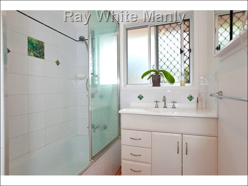 11 New Lindum Road, Wynnum West QLD 4178