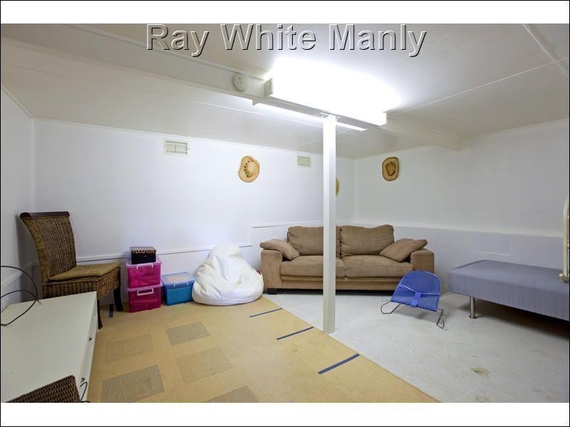 11 New Lindum Road, Wynnum West QLD 4178