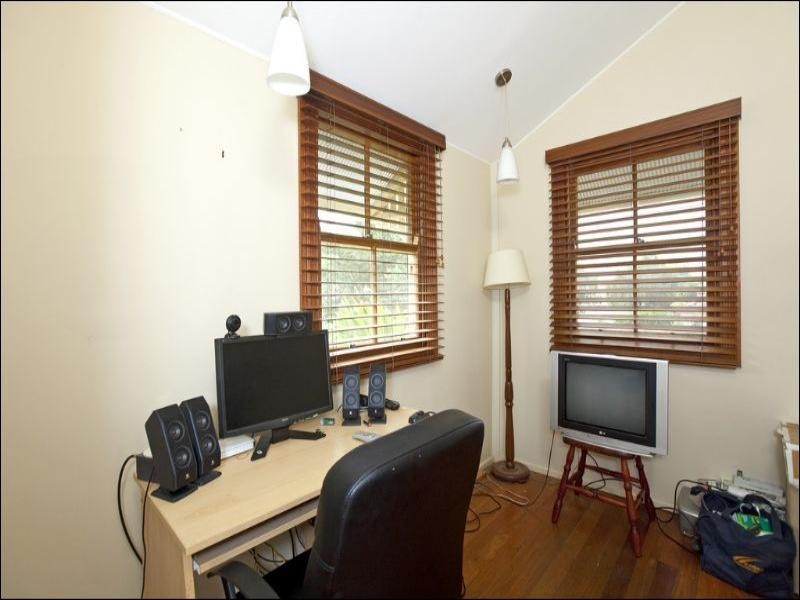 30 Madgwick Street, Wynnum QLD 4178