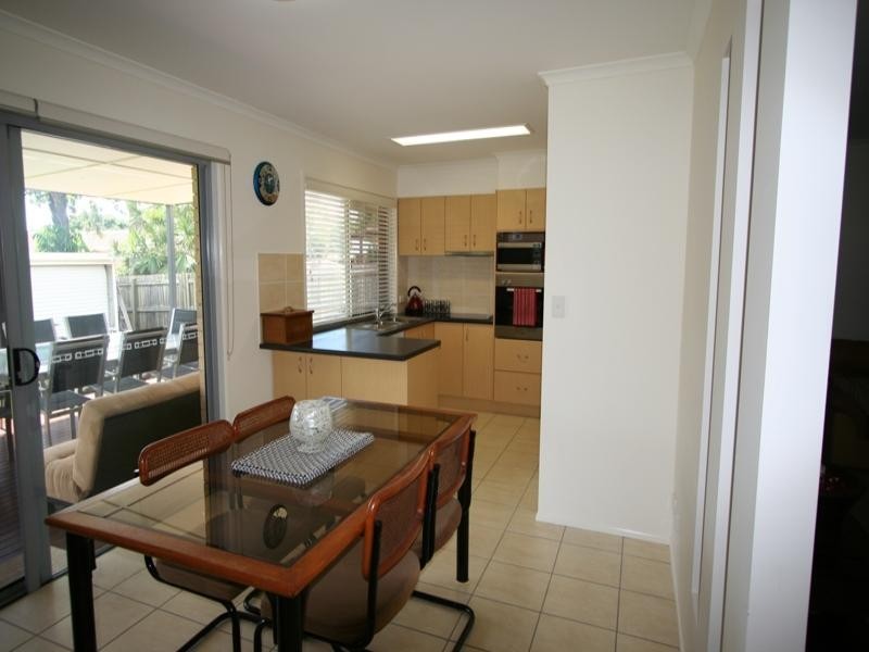 24 Kinsella Street, Belmont QLD 4153