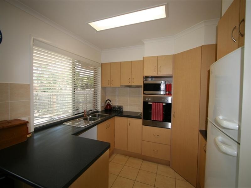 24 Kinsella Street, Belmont QLD 4153