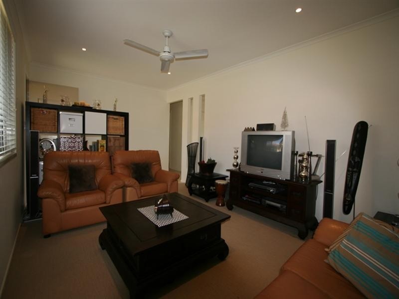 24 Kinsella Street, Belmont QLD 4153