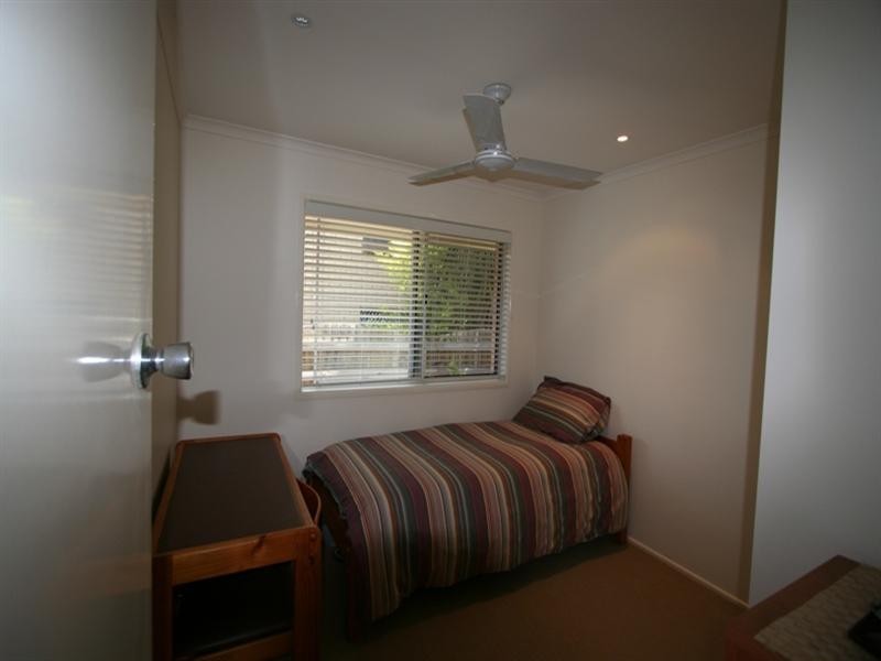 24 Kinsella Street, Belmont QLD 4153