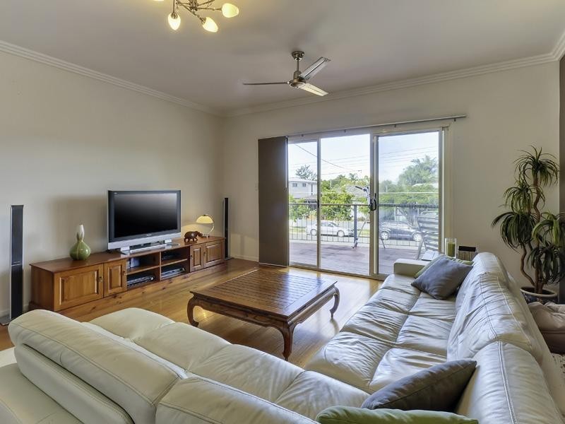 13 Walnut Street, Wynnum QLD 4178