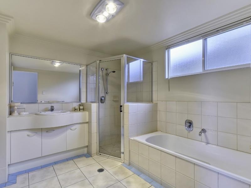 13 Walnut Street, Wynnum QLD 4178
