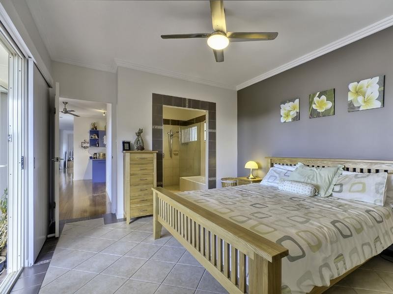 13 Walnut Street, Wynnum QLD 4178