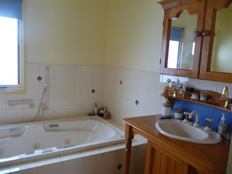 35 Orallo Street, Lota QLD 4179