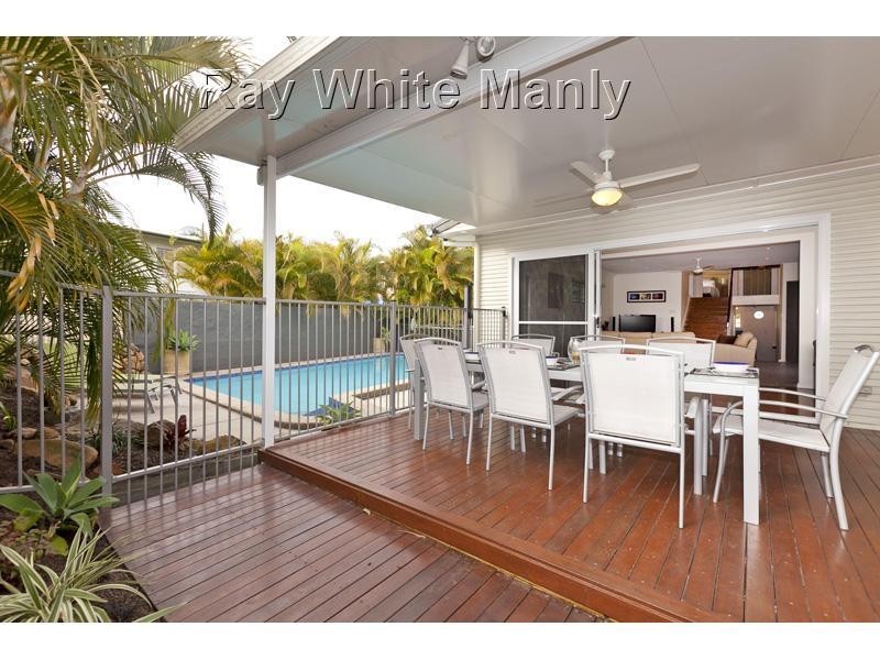 2 Banoon Drive, Wynnum QLD 4178