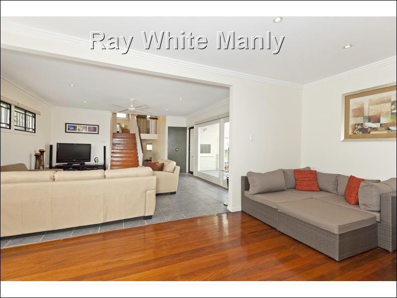 2 Banoon Drive, Wynnum QLD 4178
