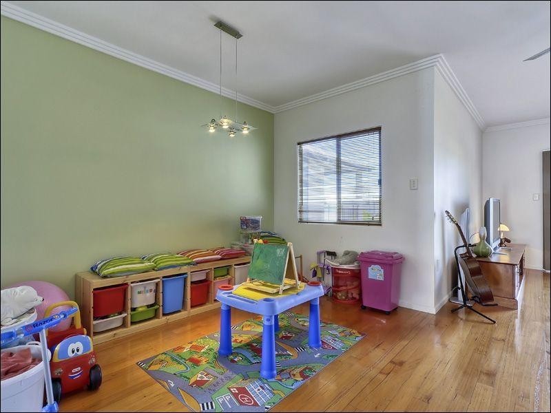 13 Walnut Street, Wynnum QLD 4178