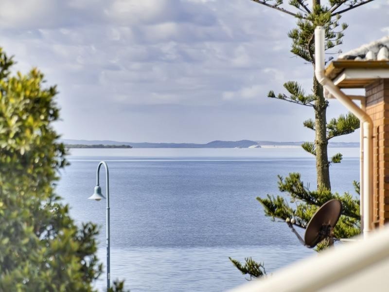 13 Walnut Street, Wynnum QLD 4178