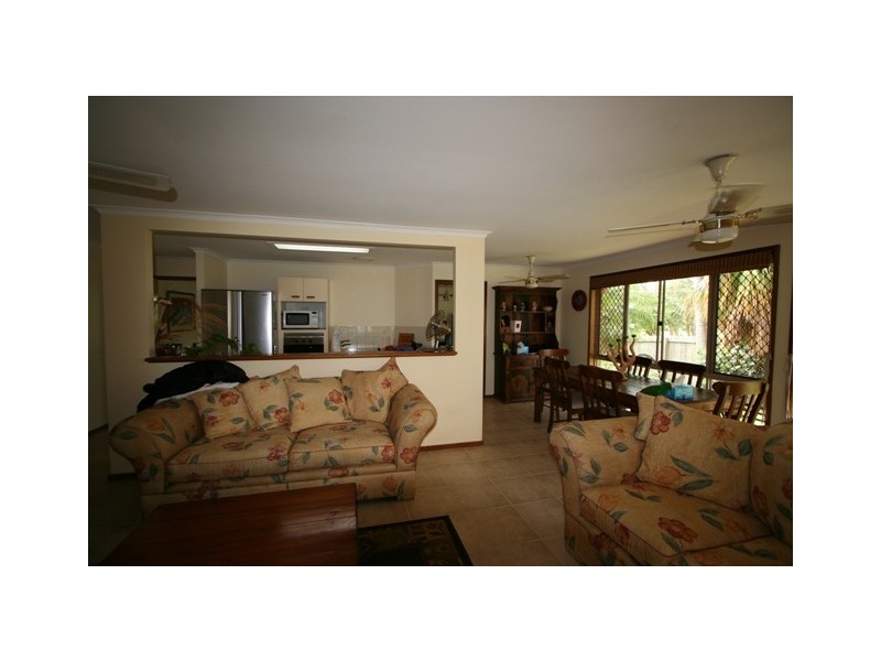 297 Whites Road, Lota QLD 4179