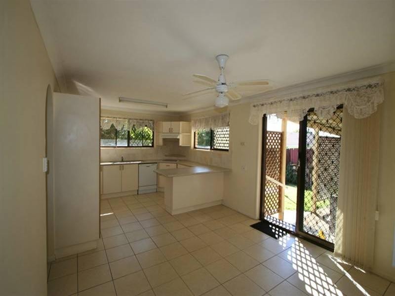 25 Catamaran Street, Manly West QLD 4179