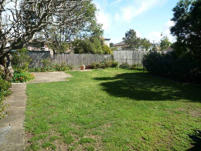 6 Alexander Street, Lota QLD 4179