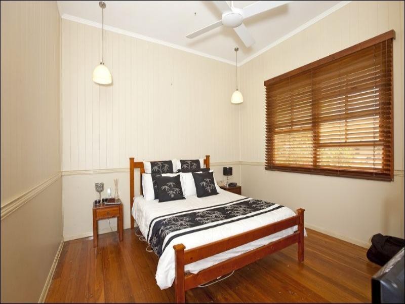 30 Madgwick Street, Wynnum QLD 4178