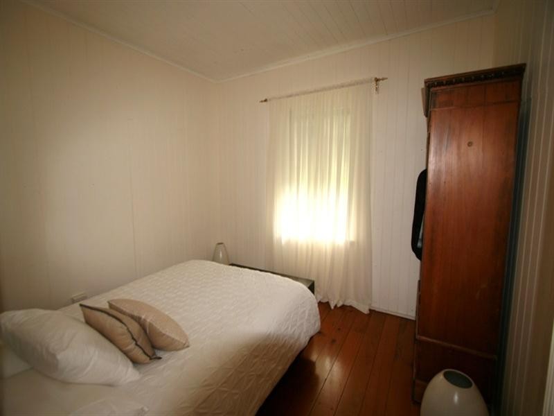 284 Ernest Street, Lota QLD 4179