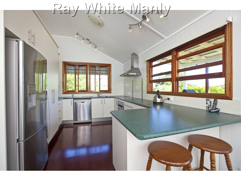 70 Gordon Parade, Manly QLD 4179