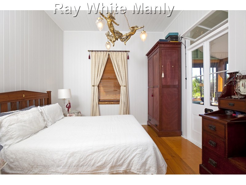 70 Gordon Parade, Manly QLD 4179