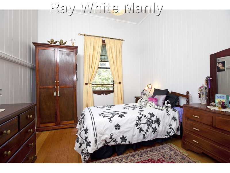 70 Gordon Parade, Manly QLD 4179