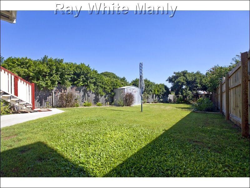 70 Gordon Parade, Manly QLD 4179