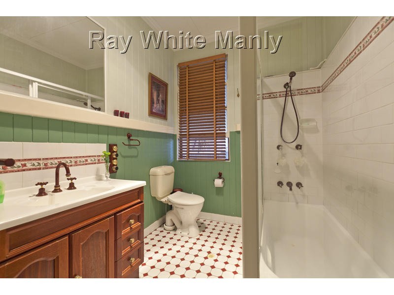 32 Madgwick Street, Wynnum QLD 4178