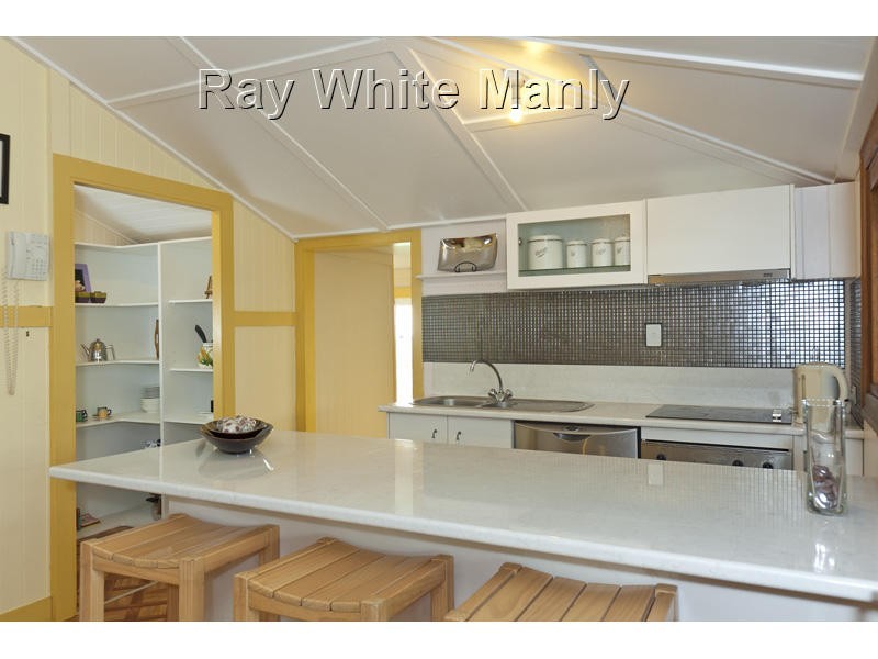 32 Madgwick Street, Wynnum QLD 4178