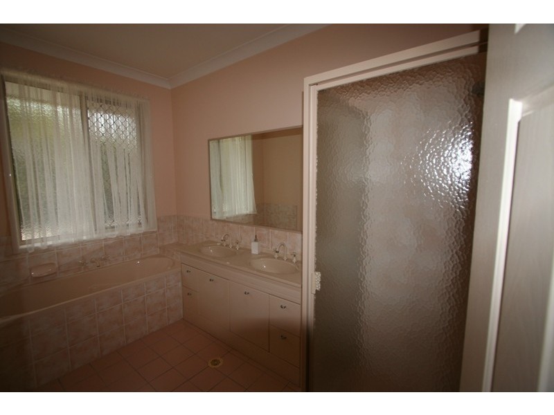 14a Barbecue Street, Belmont QLD 4153