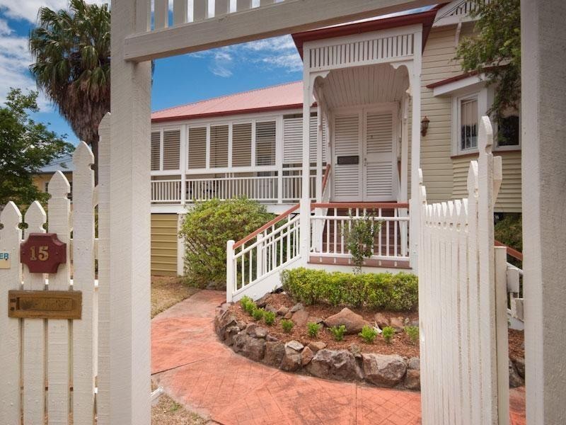 15 Preston Road, Manly West QLD 4179