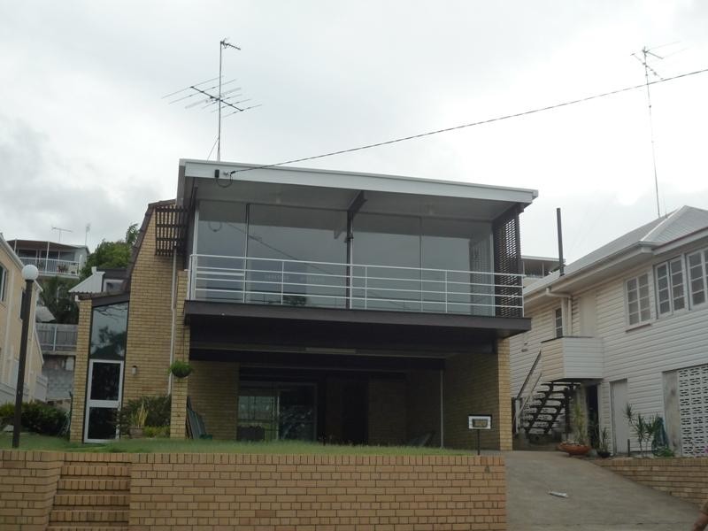 4 Benalla Street, Manly QLD 4179