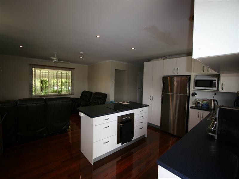 25 Pavlu Street, Wynnum West QLD 4178