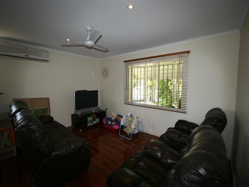 25 Pavlu Street, Wynnum West QLD 4178